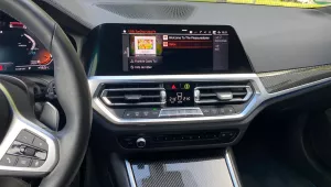 BMW G20 Armaturenbrett mit Monitor
