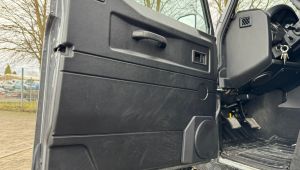 Landrover Defender 90 Türverkleidung mit Aufnahme für 16cm Tieftöner