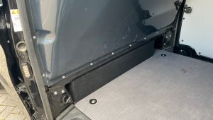 Mercedes Vito V447 Transporter Subwoofergehäuse unter der Sitzbank
