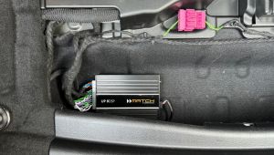 Mercedes CLA 35 Match UP8DSP Verstärker im Kofferraum