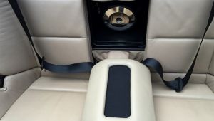 BMW E46 Cabrio Gladen Subwoofer mit neuer Skisackabdeckung