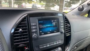 Mercedes Vito V447 mit Audio30 Radio
