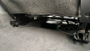 Ford Ranger mit versteckt eingebautem Verstärker unter dem Beifahrersitz