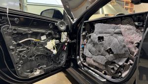 Mercedes CLS W257 Türverkleidung mit PRO Dämmpaket und Helix i3 Lautsprecher