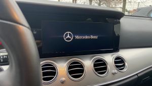 Mercedes W213 Bildschim