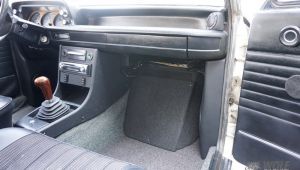 BMW 1802 neu angefertigte Kickpanel Gehäuse für den Tieftöner und Subwoofergehäuse