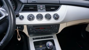 BMW Z4 E89 Armaturenbrett mit Professionel Radio