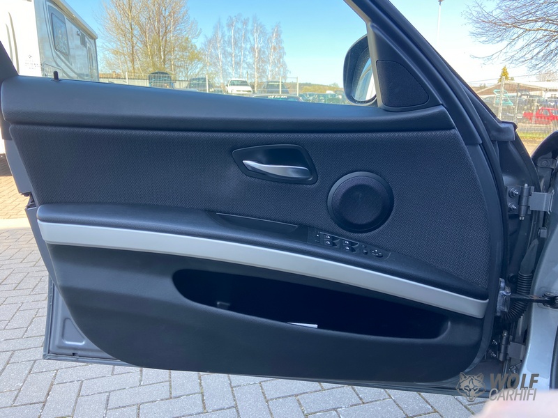 BMW E91 Türverkleidung Fahrerseite